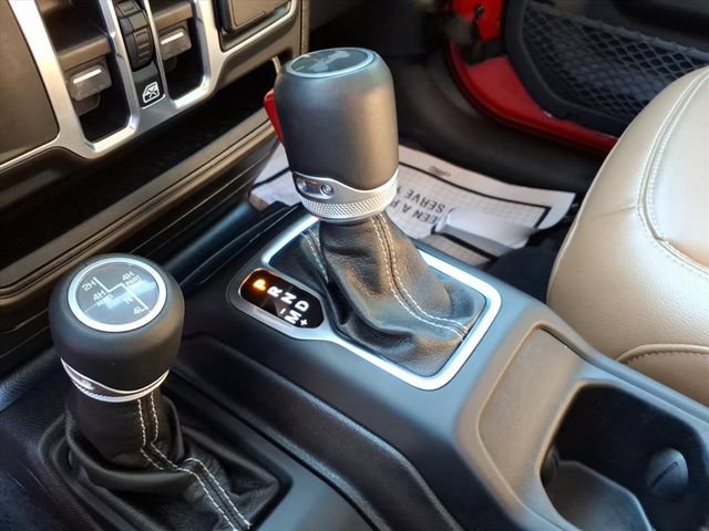 Used 2020 Jeep Wrangler Unlimited Sahara AWD/4WD image 21