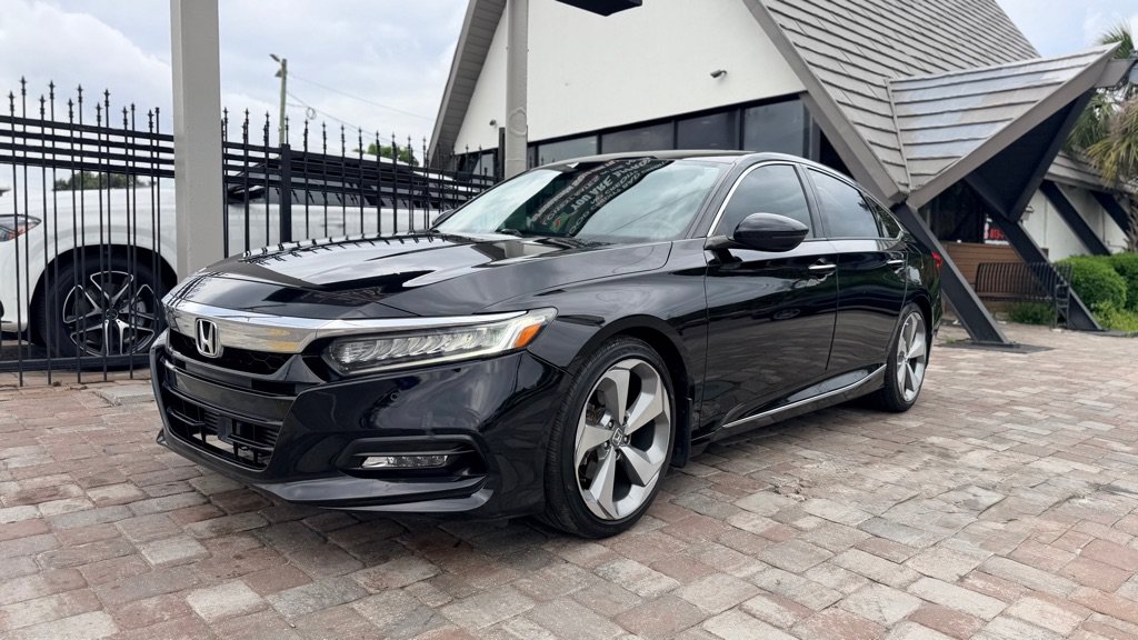 Used 2018 Honda Accord Touring image 7