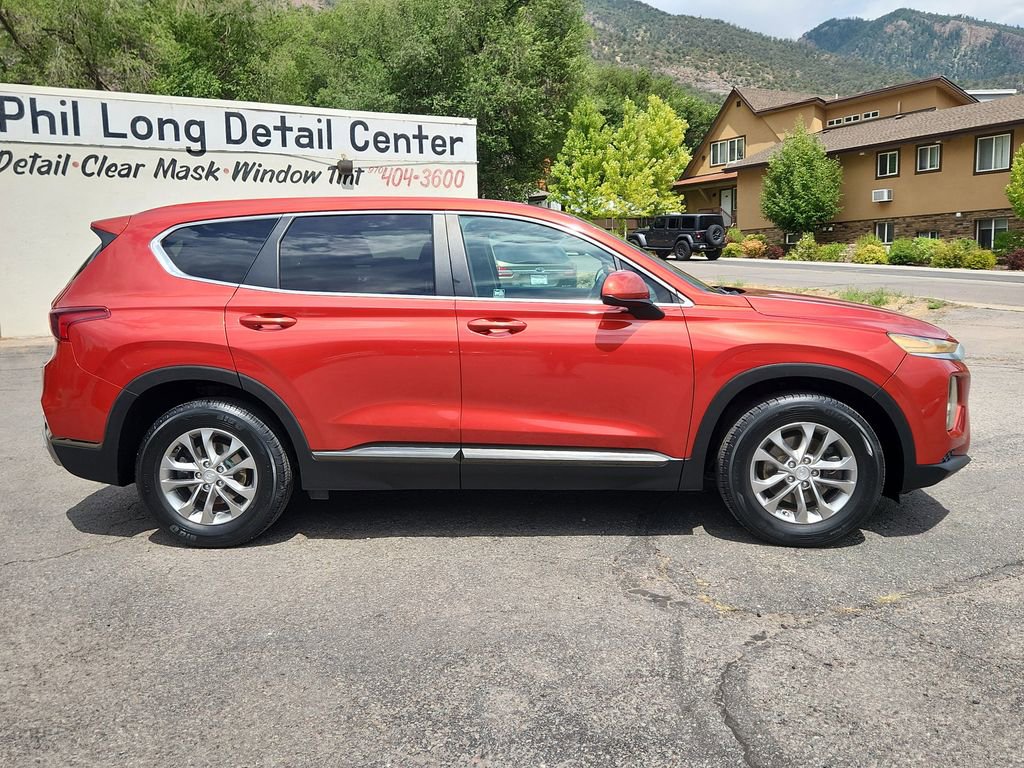 Used 2019 Hyundai Santa Fe SE image 4