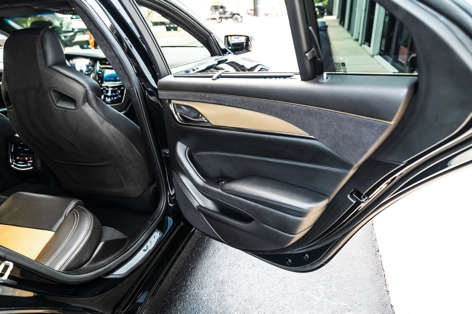 Used 2018 Cadillac CTS V w/ Luxury Package RWD image 19