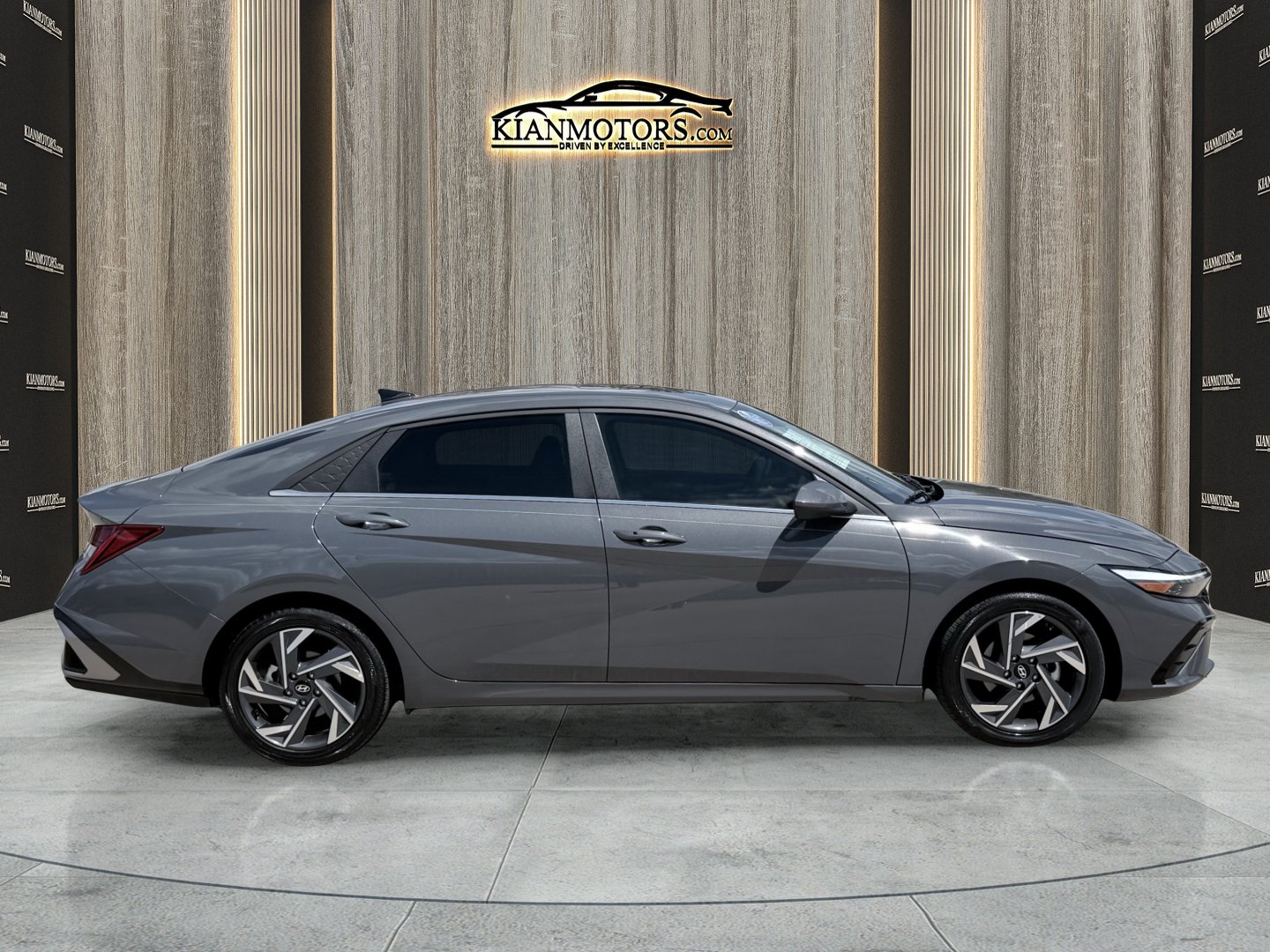 Used 2025 Hyundai Elantra SEL FWD image 7