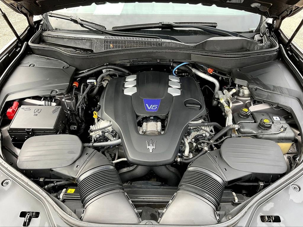 Used 2022 Maserati Levante Modena AWD/4WD image 29