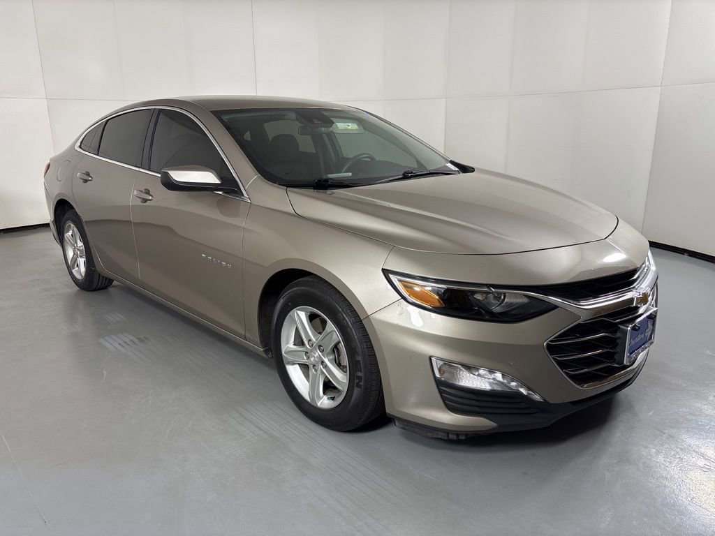 Used 2023 Chevrolet Malibu LT FWD image 2