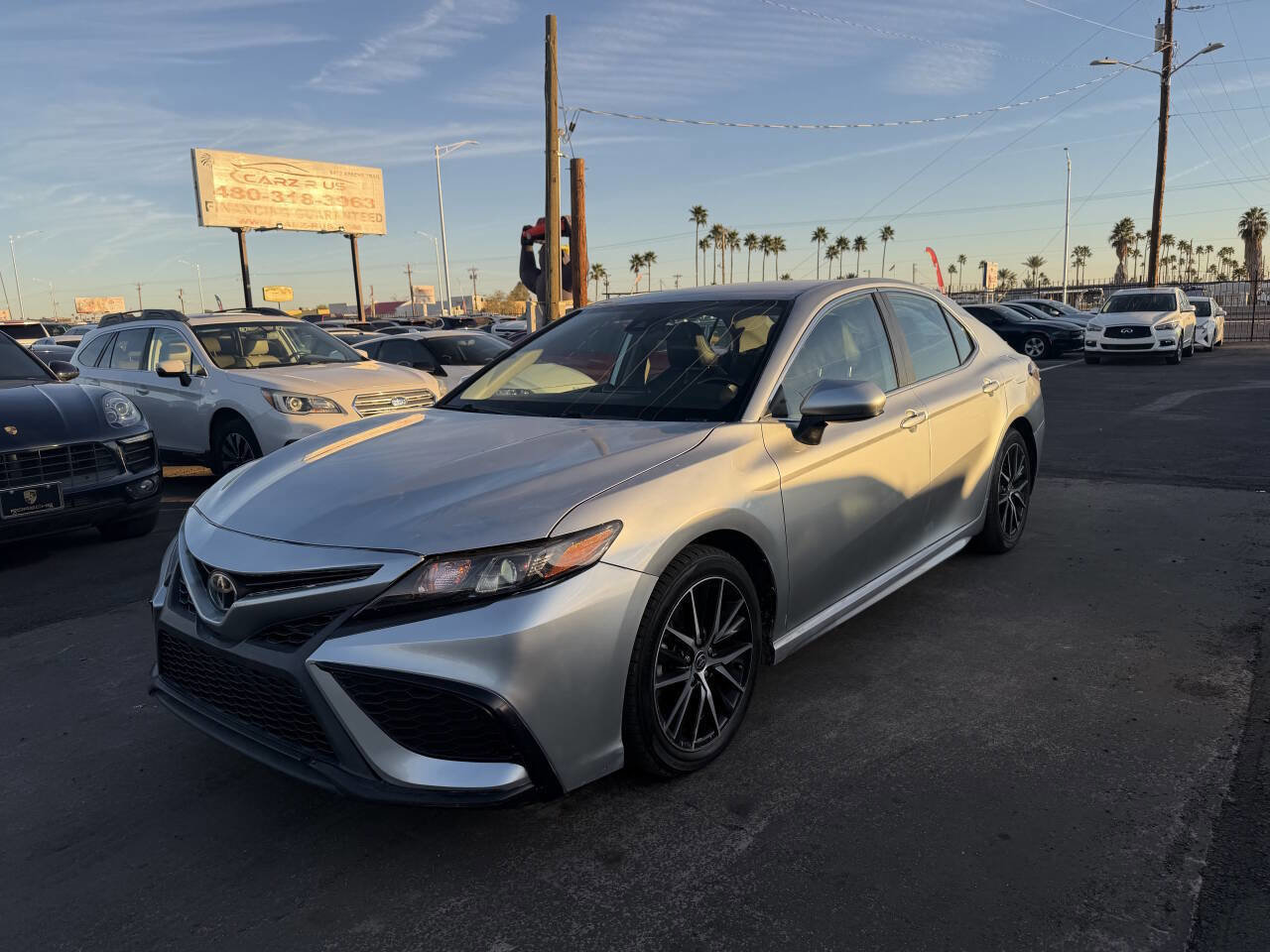 Used 2021 Toyota Camry SE image 3