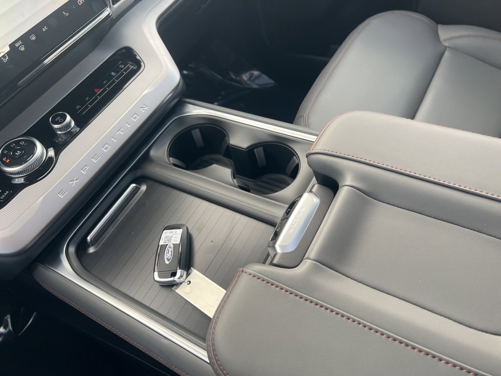 New 2025 Ford Expedition Active image 35