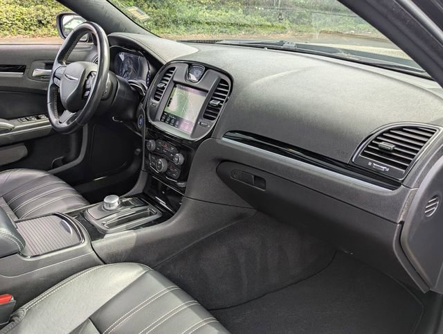 Used 2022 Chrysler 300 S RWD image 39