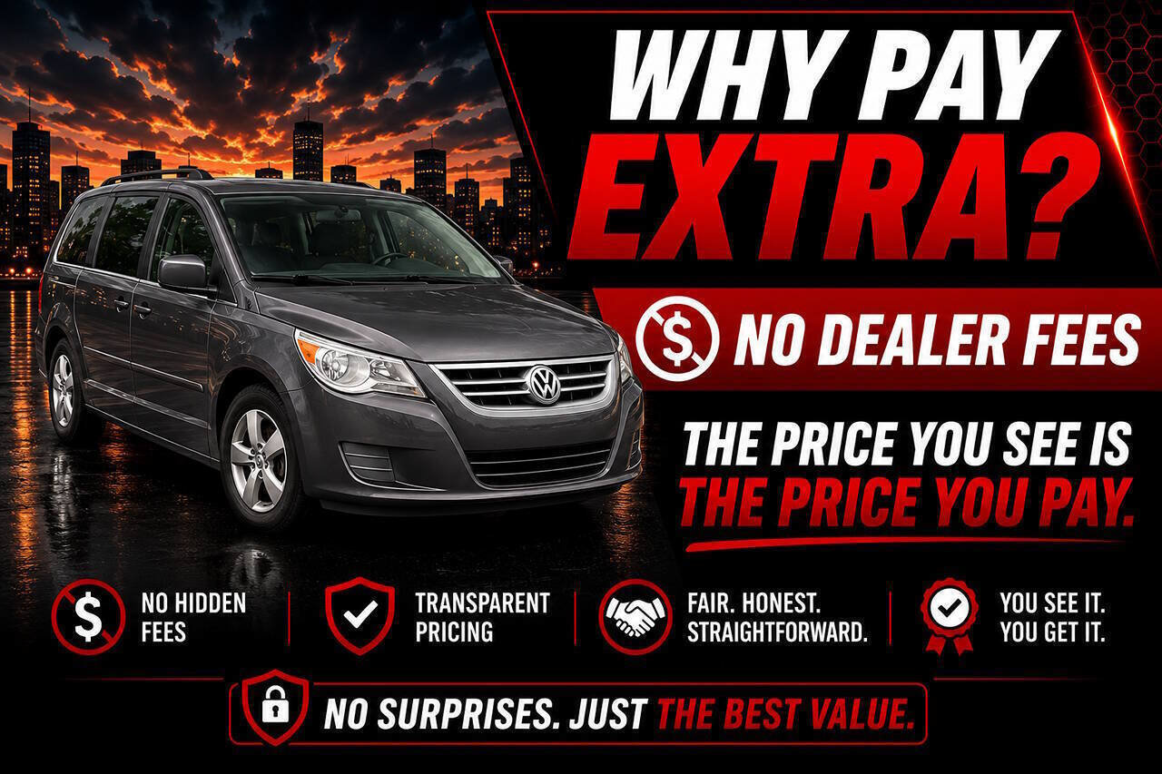 Used 2011 Volkswagen Routan SE FWD image 1