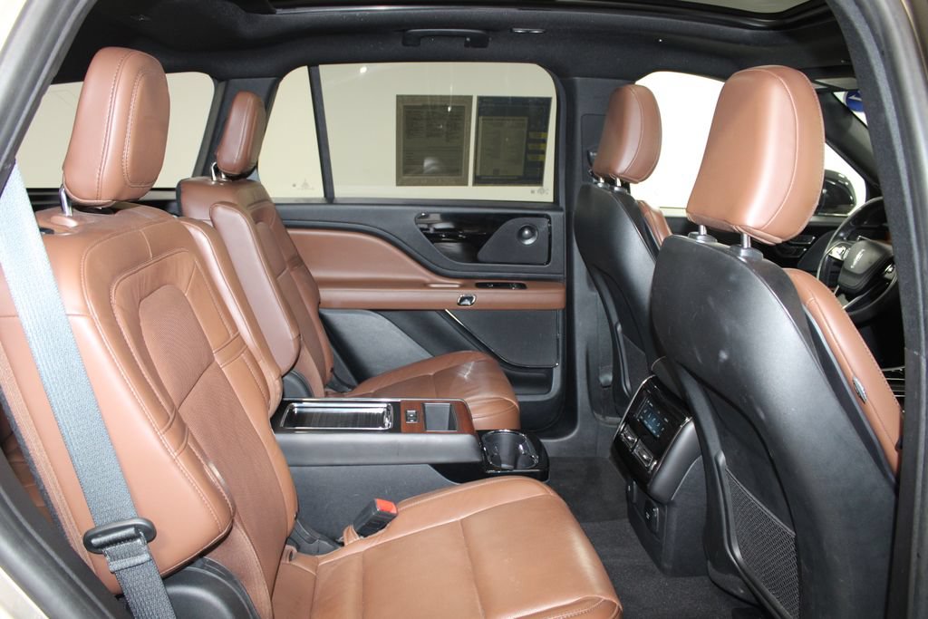 Used 2021 Lincoln Aviator Reserve w/ Equipment Group 201A AWD/4WD image 31