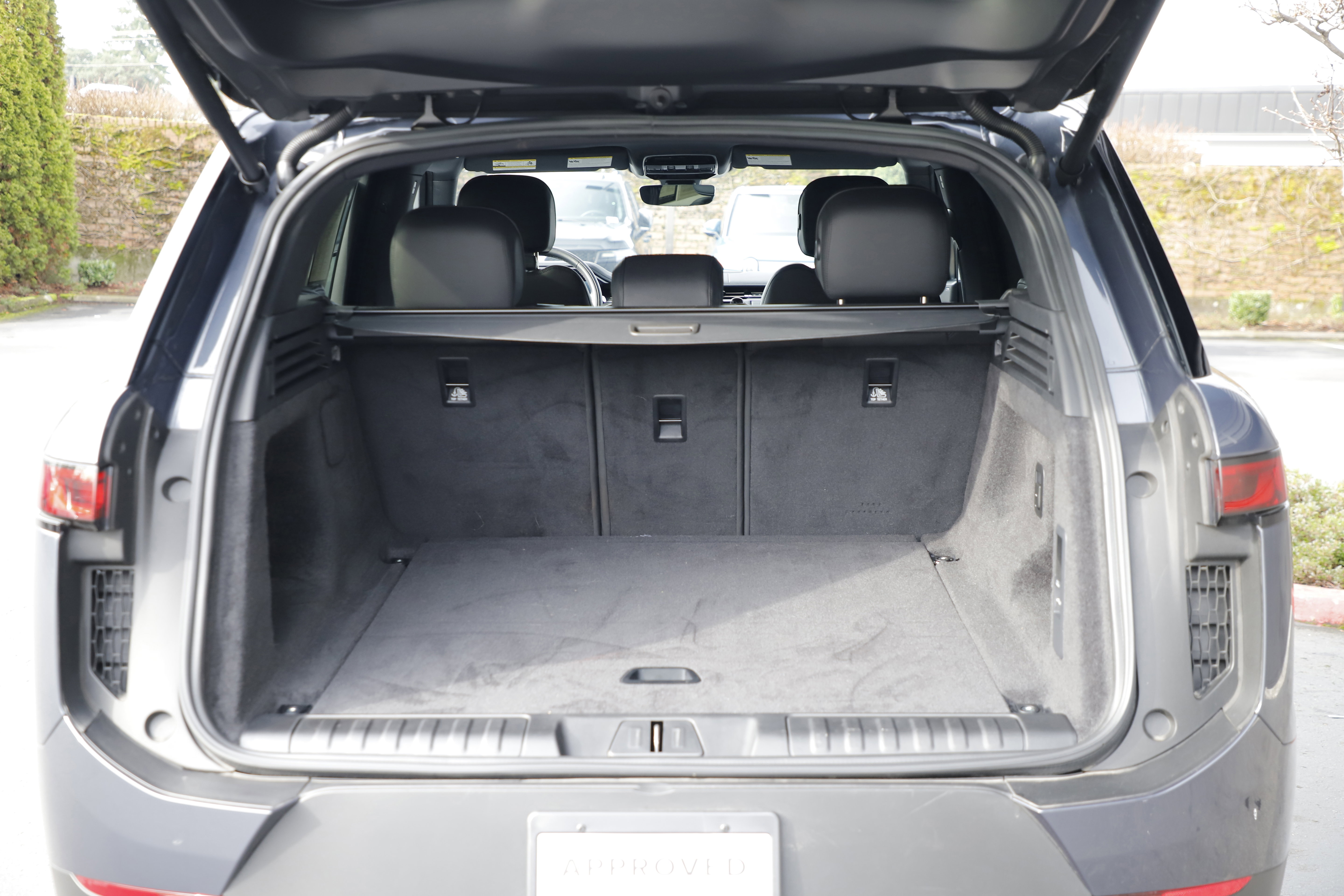 Certified 2025 Land Rover Range Rover Sport image 15