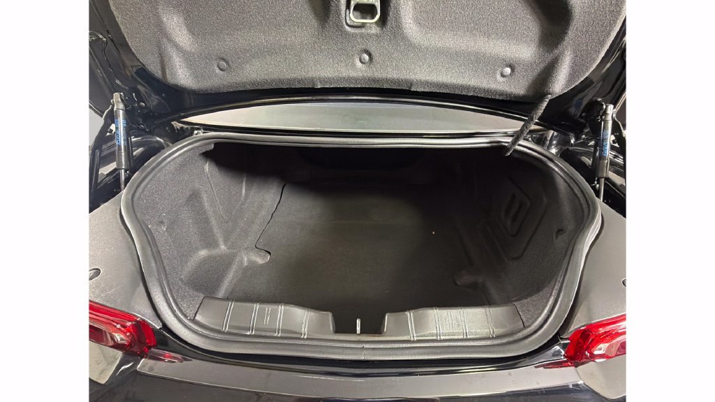 Used 2020 Chevrolet Camaro LS RWD image 27