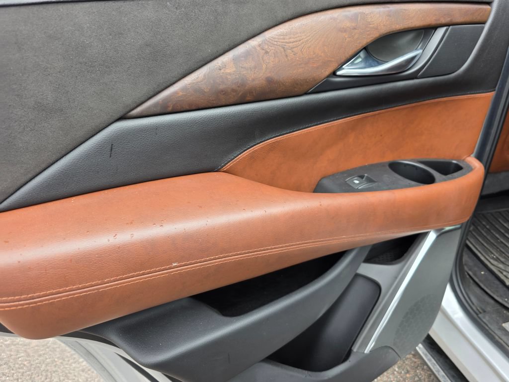 Used 2018 Cadillac Escalade Premium Luxury AWD/4WD image 19