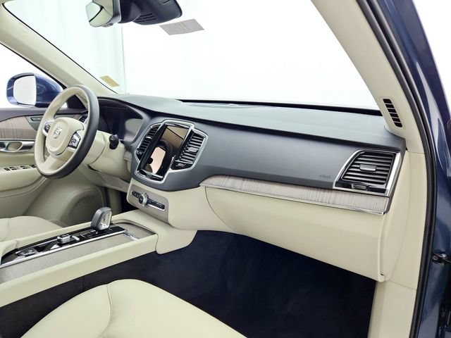 Certified 2024 Volvo XC90 B6 Plus w/ Protection Package Premier AWD/4WD image 17
