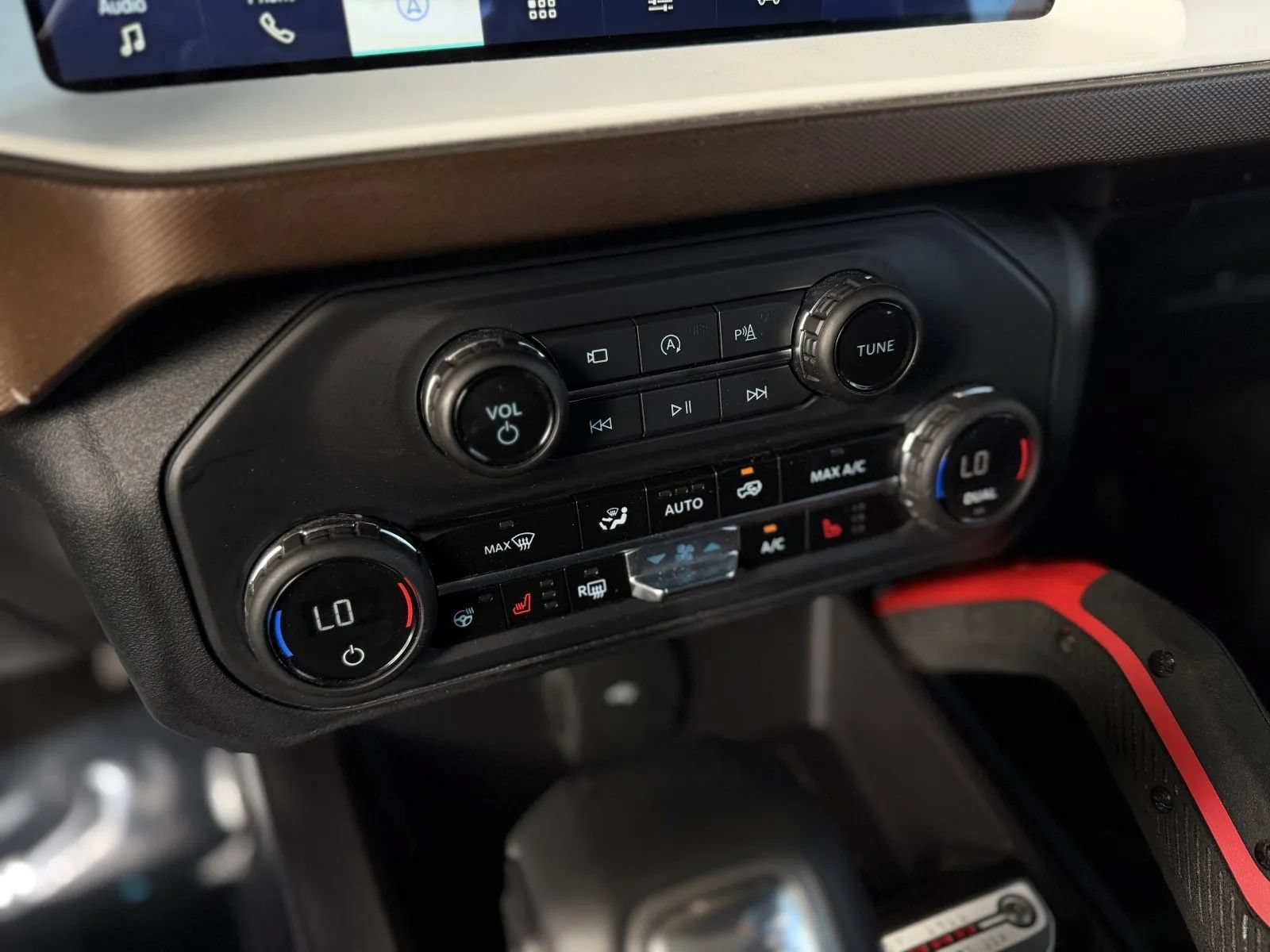 Used 2024 Ford Bronco Heritage Edition AWD/4WD image 34