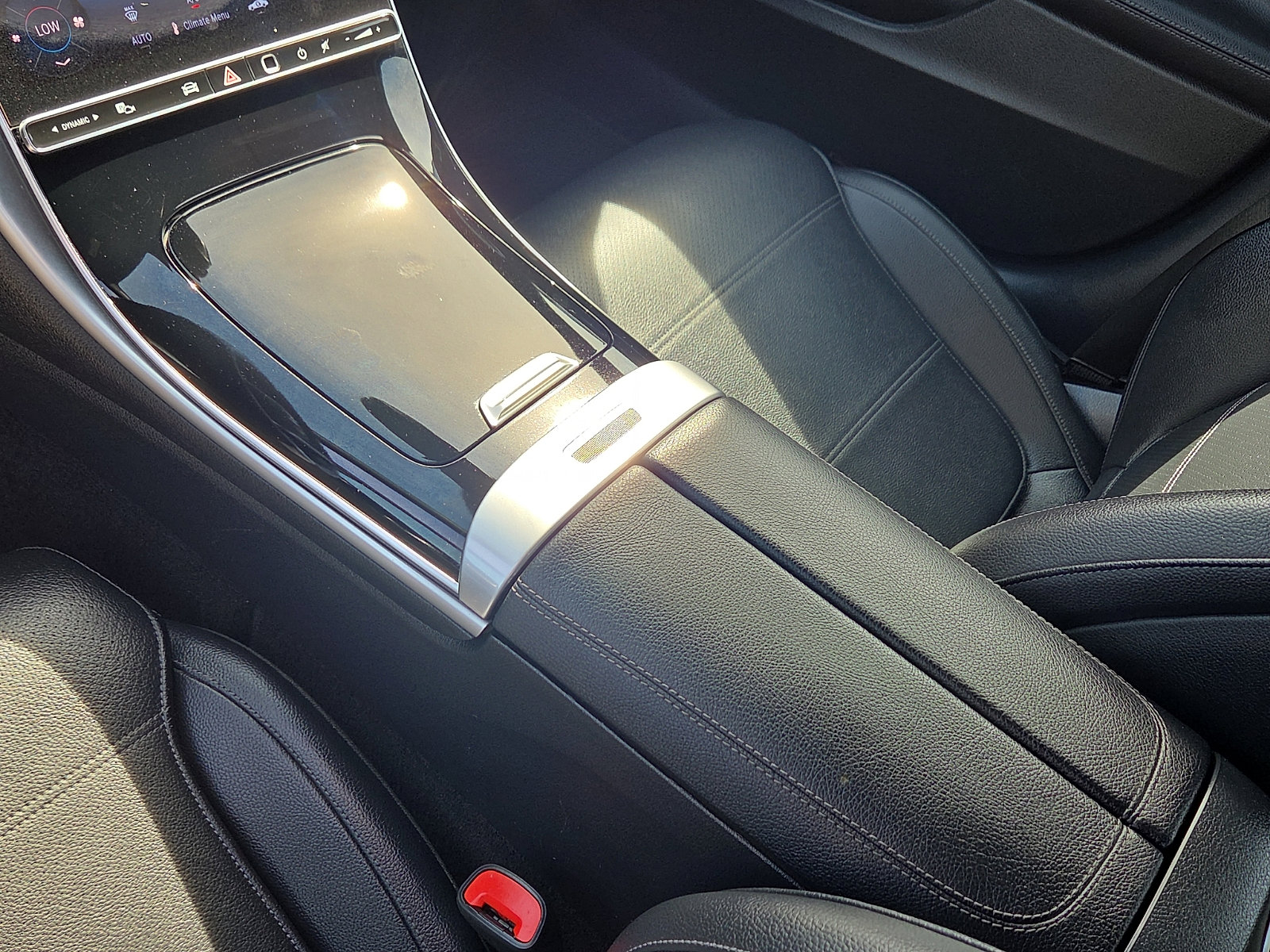 Used 2025 Mercedes-Benz C 300 Sedan image 25