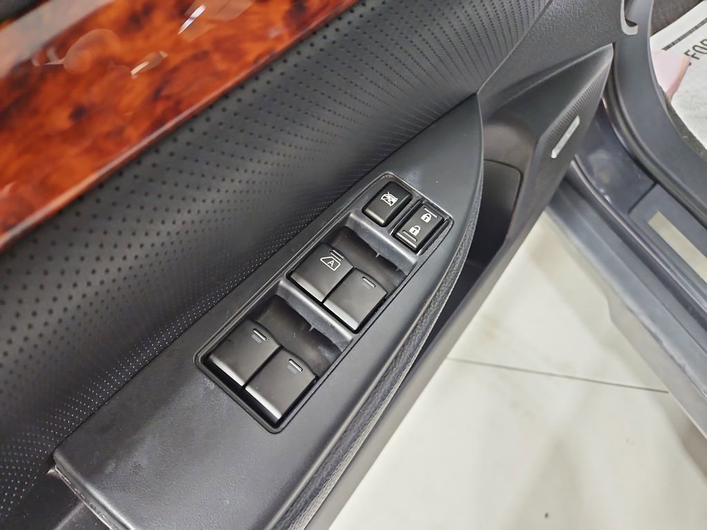 Used 2012 Subaru Outback 3.6R Limited w/ Moonroof Pkg image 12