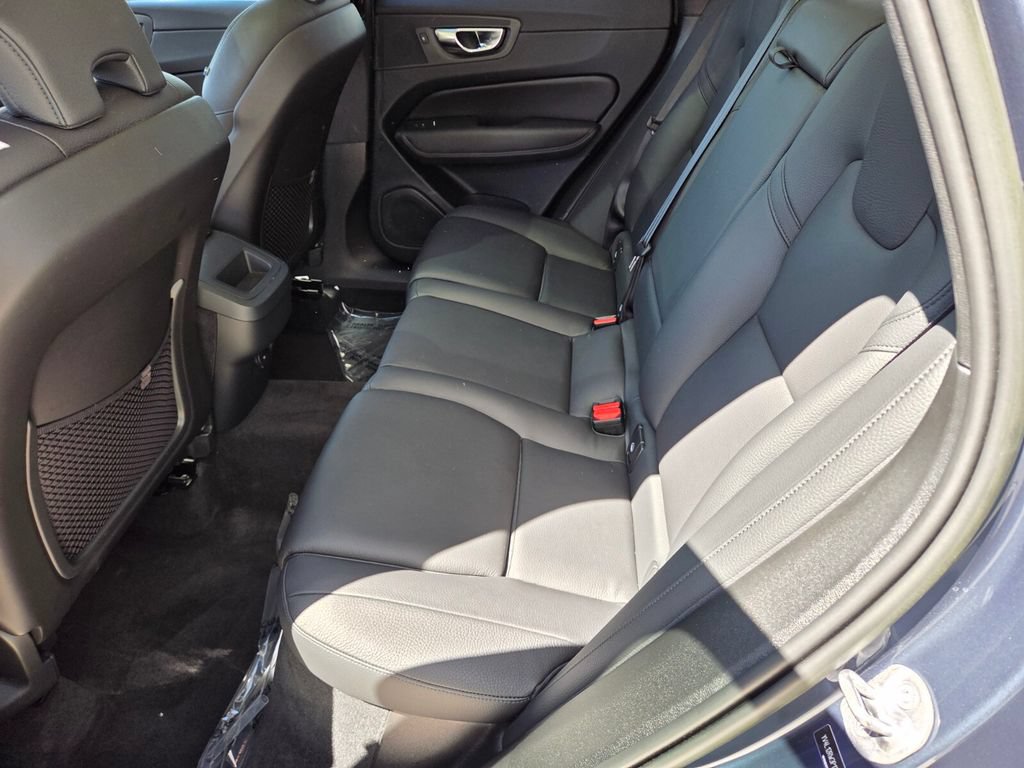 Used 2023 Volvo XC60 B5 Plus AWD/4WD image 15
