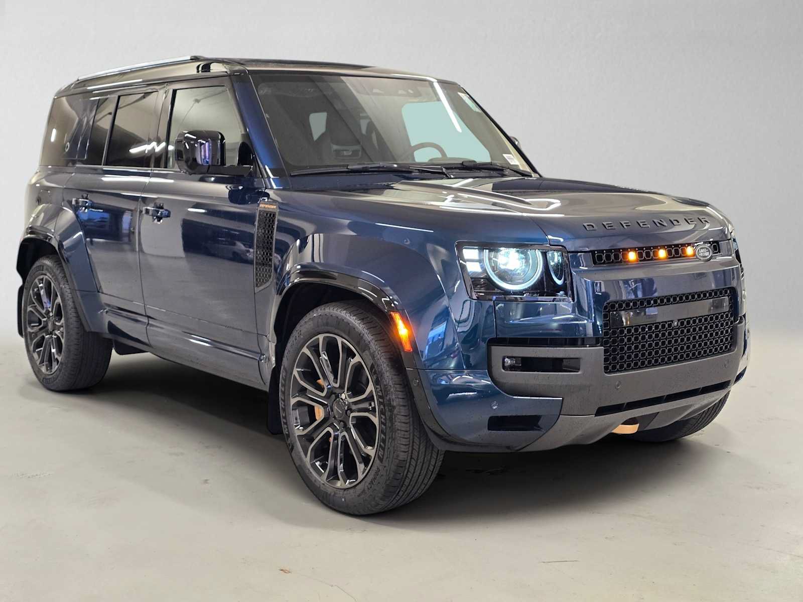 New 2026 Land Rover Defender 110 OCTA AWD/4WD image 7