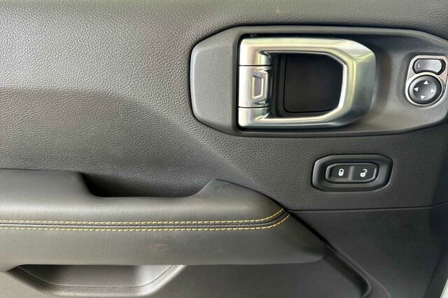 New 2026 Jeep Wrangler Unlimited Sahara AWD/4WD image 8