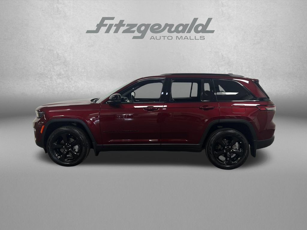Used 2025 Jeep Grand Cherokee Limited w/ Black Appearance Package RWD image 2