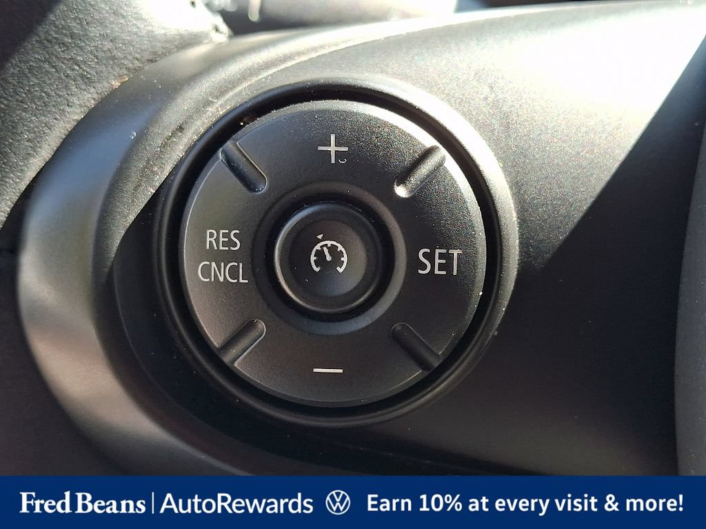 Used 2021 MINI Cooper 4-Door Hardtop w/ Storage Package FWD image 27