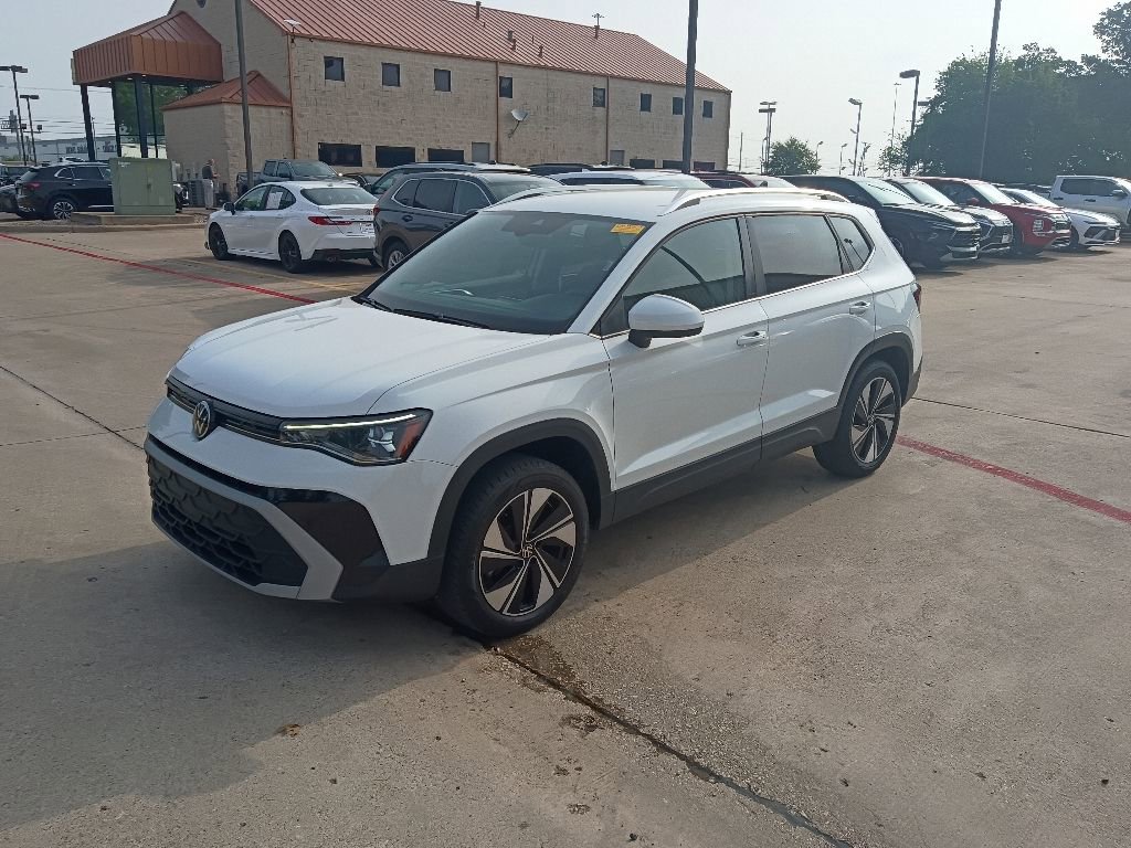 Used 2025 Volkswagen Taos SE AWD/4WD video 1