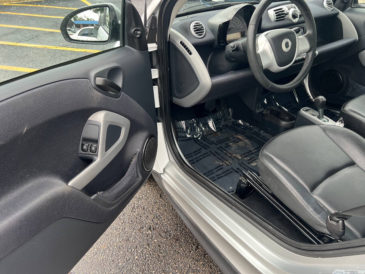 Used 2015 smart fortwo pure RWD image 16