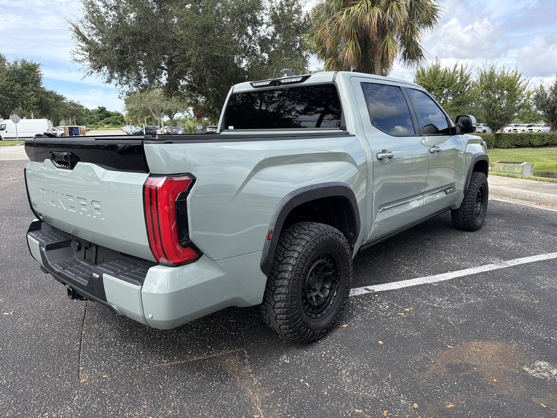 Used 2025 Toyota Tundra Platinum AWD/4WD image 4