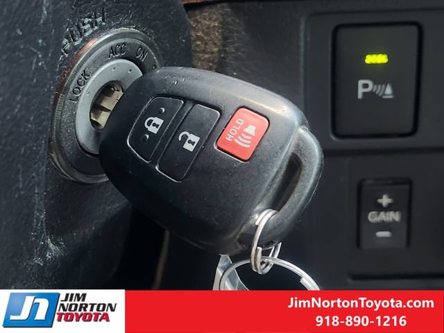 Used 2018 Toyota Tundra Limited w/ Limited Premium Package AWD/4WD image 22