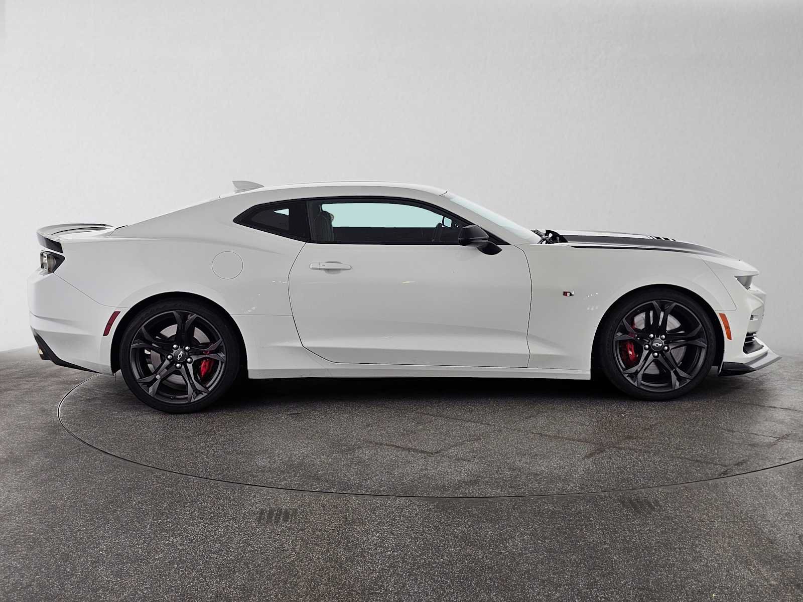 Used 2023 Chevrolet Camaro SS RWD image 2