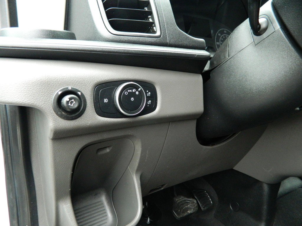 Used 2020 Ford Transit 250 Low Roof AWD image 19