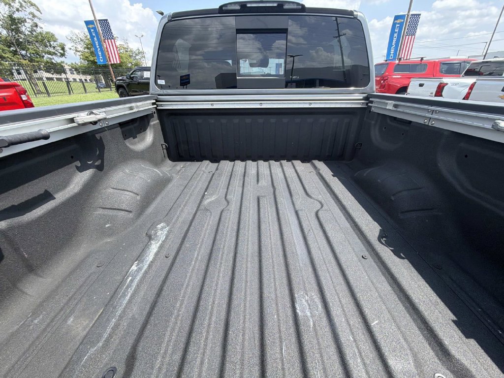 Used 2023 Nissan Titan SV w/ SV Convenience Package AWD/4WD image 12