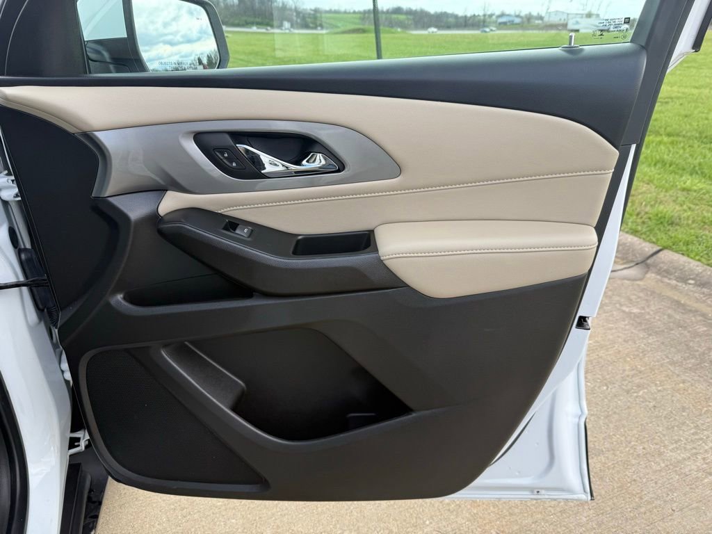 Used 2023 Chevrolet Traverse LS w/ Safety Package image 20