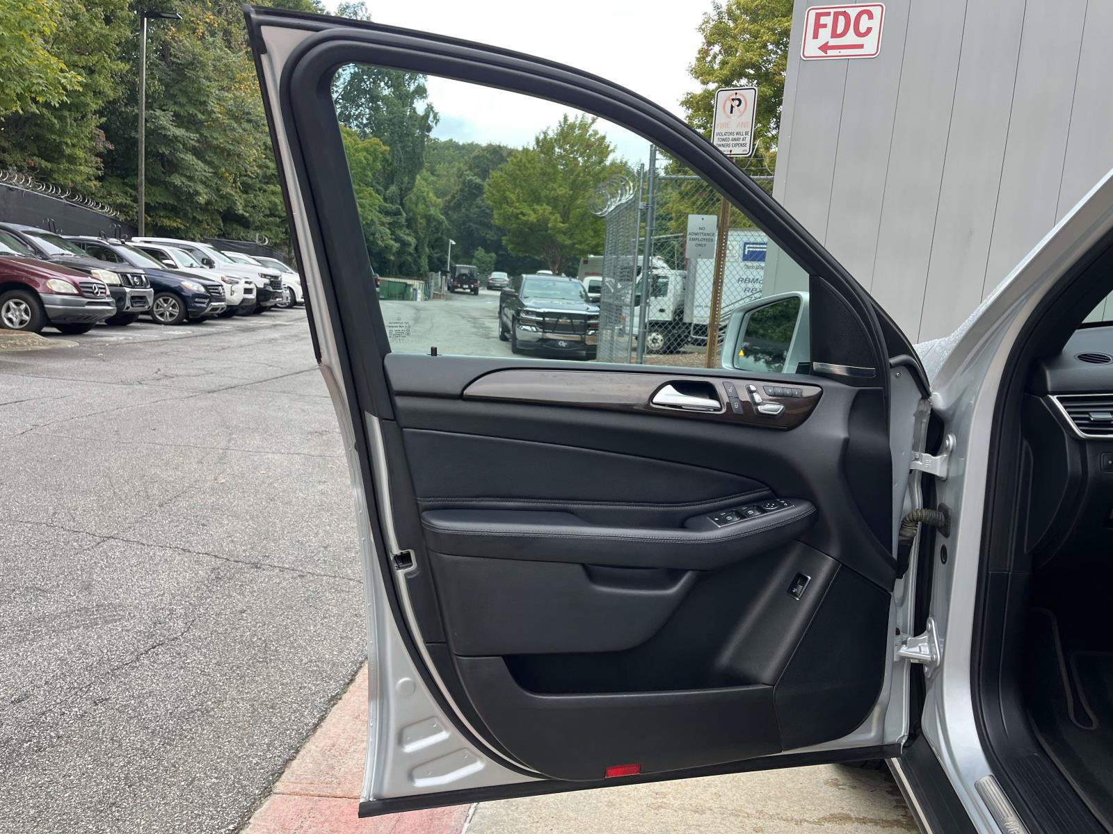 Used 2018 Mercedes-Benz GLE 350 4MATIC image 16