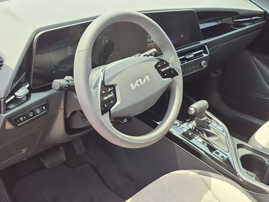 New 2026 Kia Niro FWD image 10