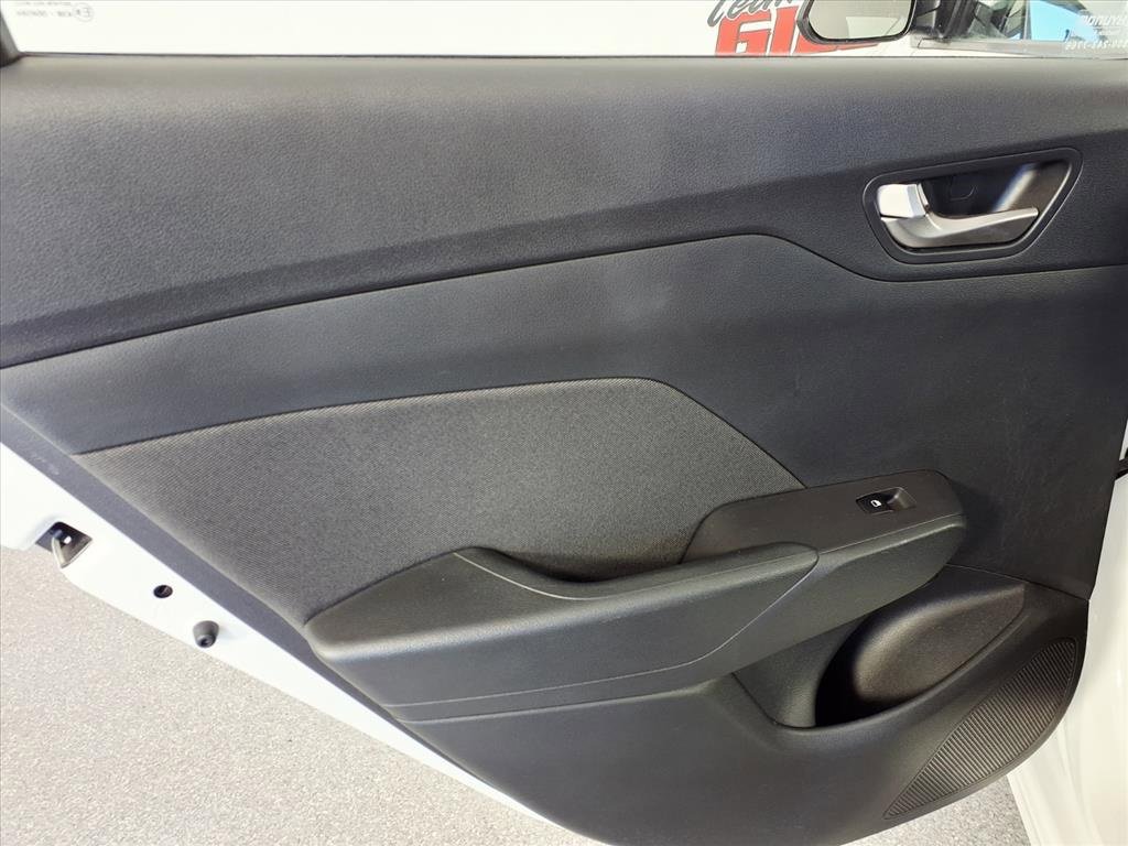 Used 2020 Hyundai Accent SE image 12