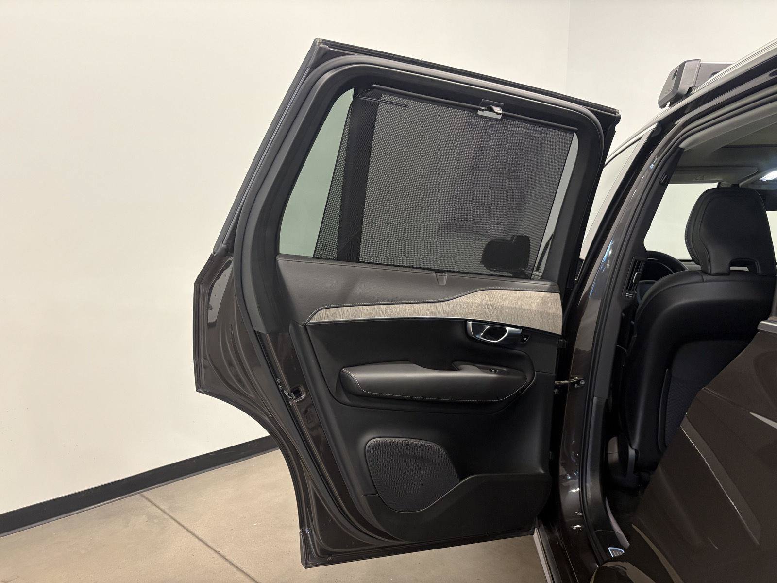 Used 2023 Volvo XC90 B6 Ultimate AWD/4WD image 34