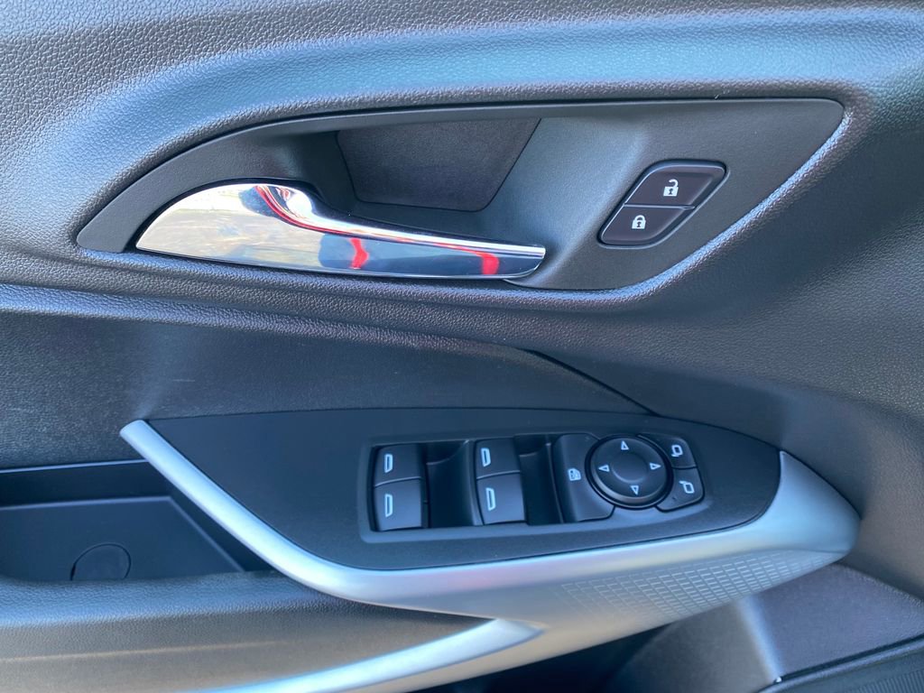 Used 2025 Chevrolet Trax LS w/ Driver Confidence Package FWD image 14