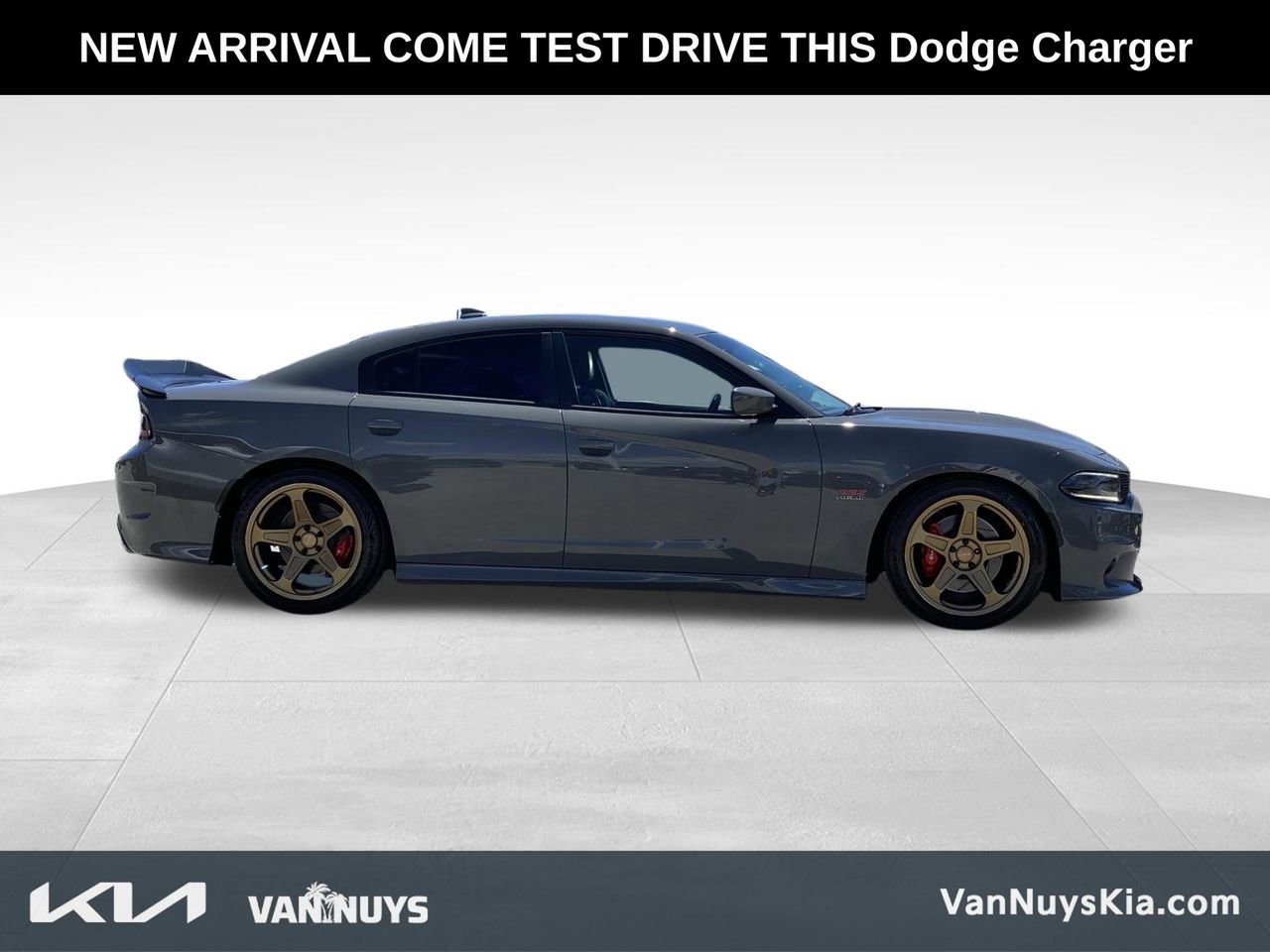 Used 2017 Dodge Charger R/T Scat Pack w/ Technology Group image 2