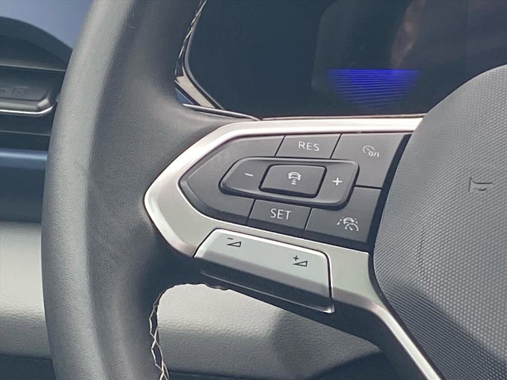 Certified 2023 Volkswagen Taos SE w/ Panoramic Sunroof Package image 7