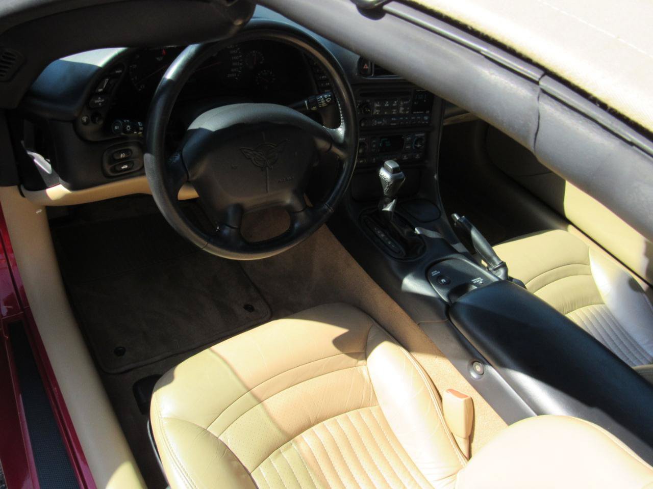 Used 2004 Chevrolet Corvette Convertible w/ Preferred Equipment Group RWD image 5
