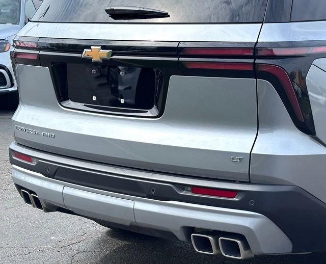 Used 2024 Chevrolet Traverse LT image 12