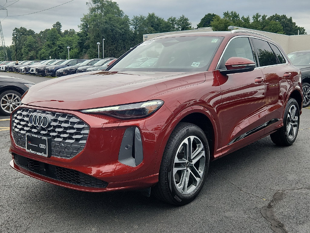 Certified 2025 Audi Q5 Premium w/ Premium Plus AWD/4WD image 9