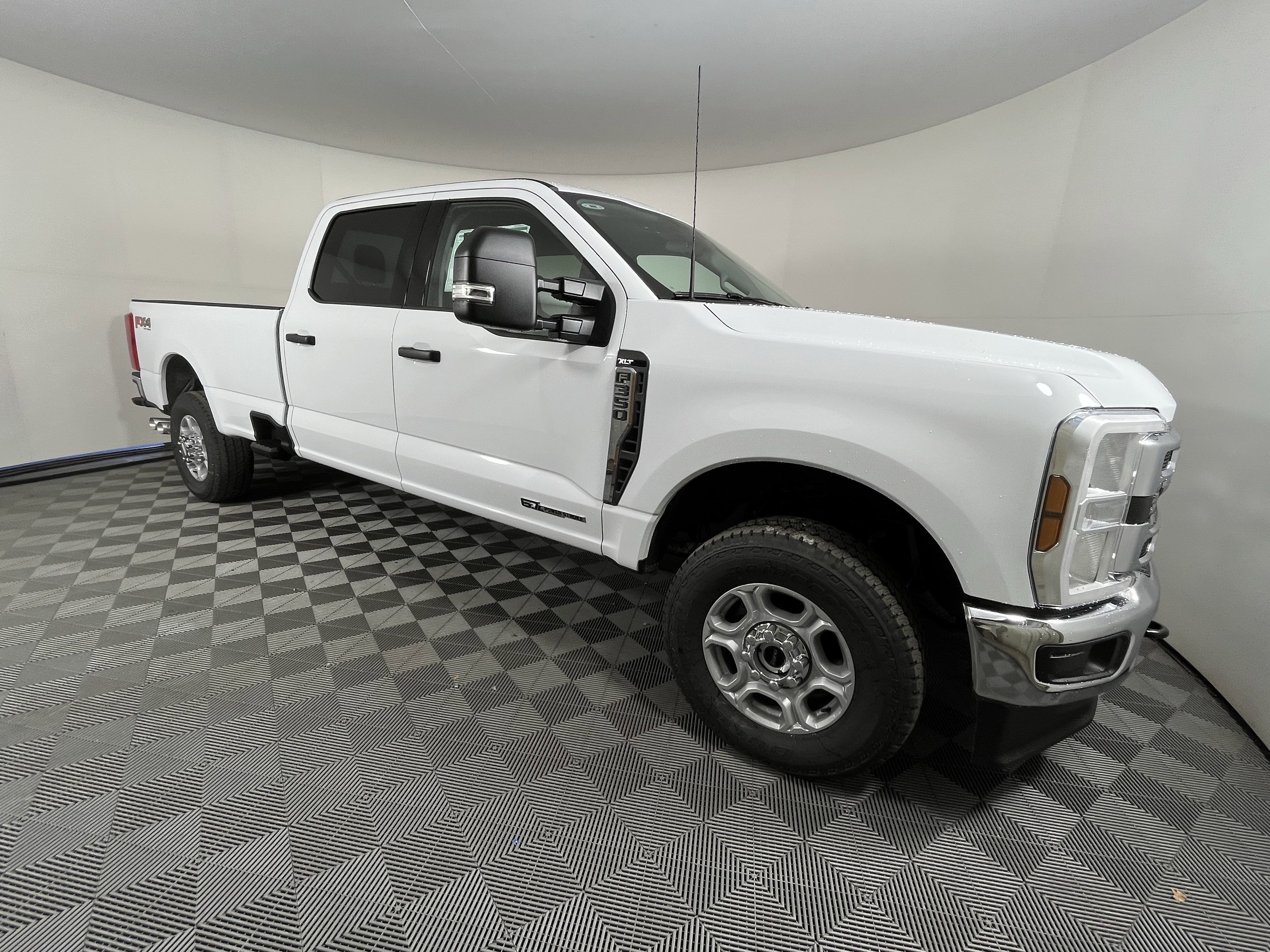 New 2026 Ford F350 XLT w/ FX4 Off-Road Package image 6