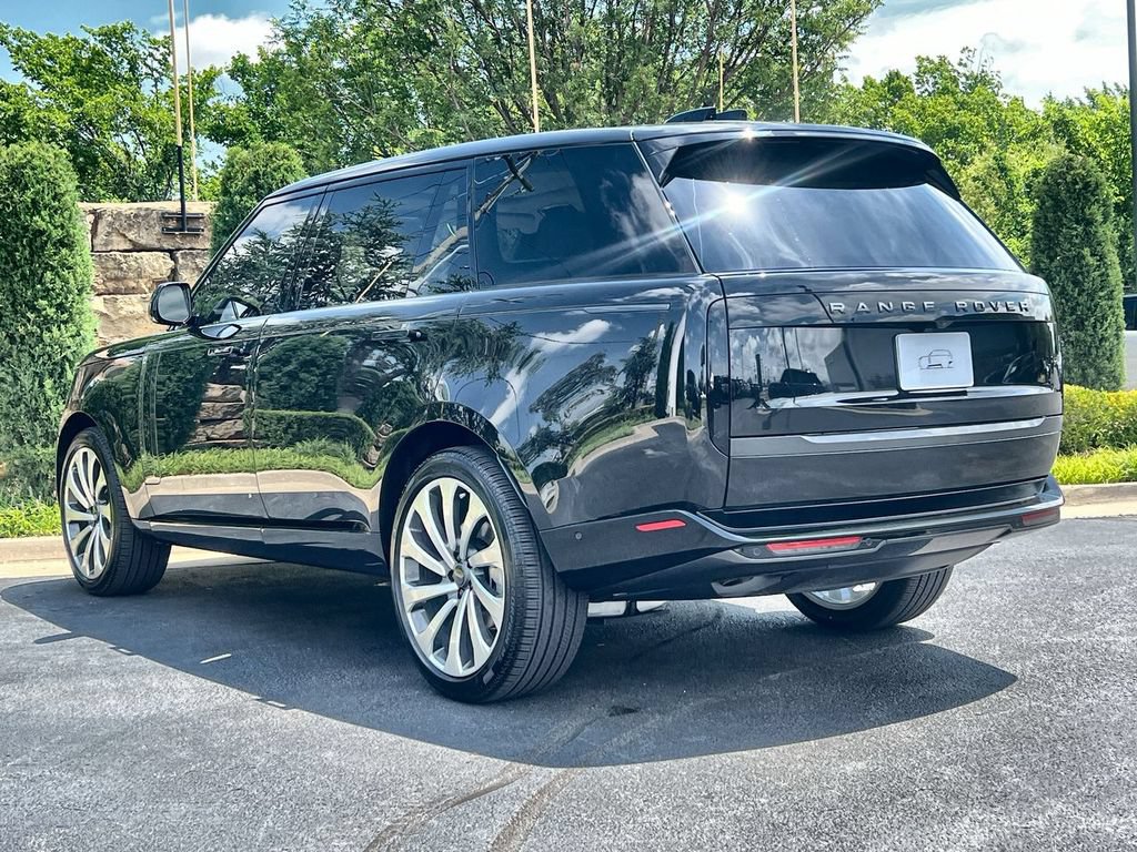 New 2026 Land Rover Range Rover Long Wheelbase SE AWD/4WD image 3