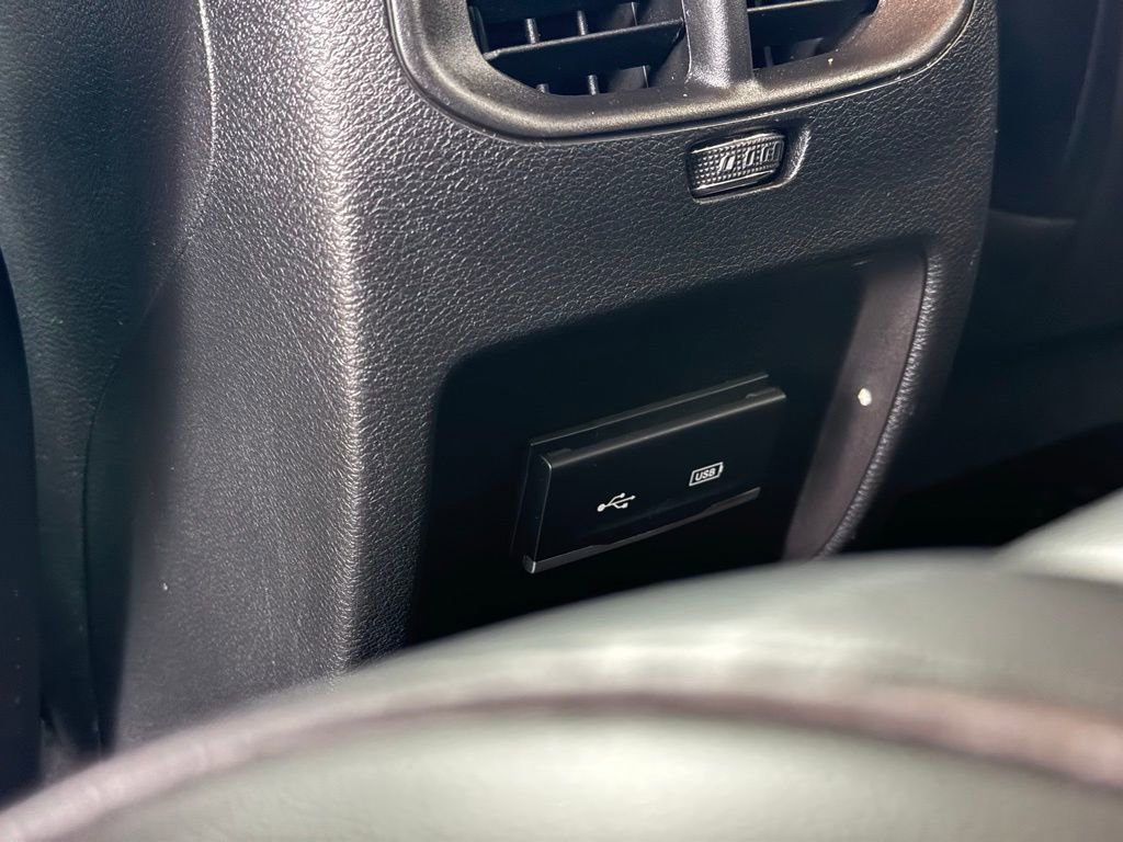 Used 2019 Jeep Cherokee Latitude Plus w/ Cold Weather Group image 28