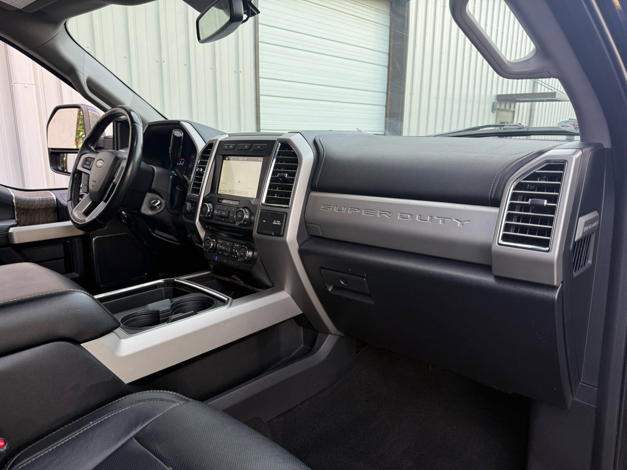 Used 2017 Ford F250 Lariat w/ Lariat Value Package image 25