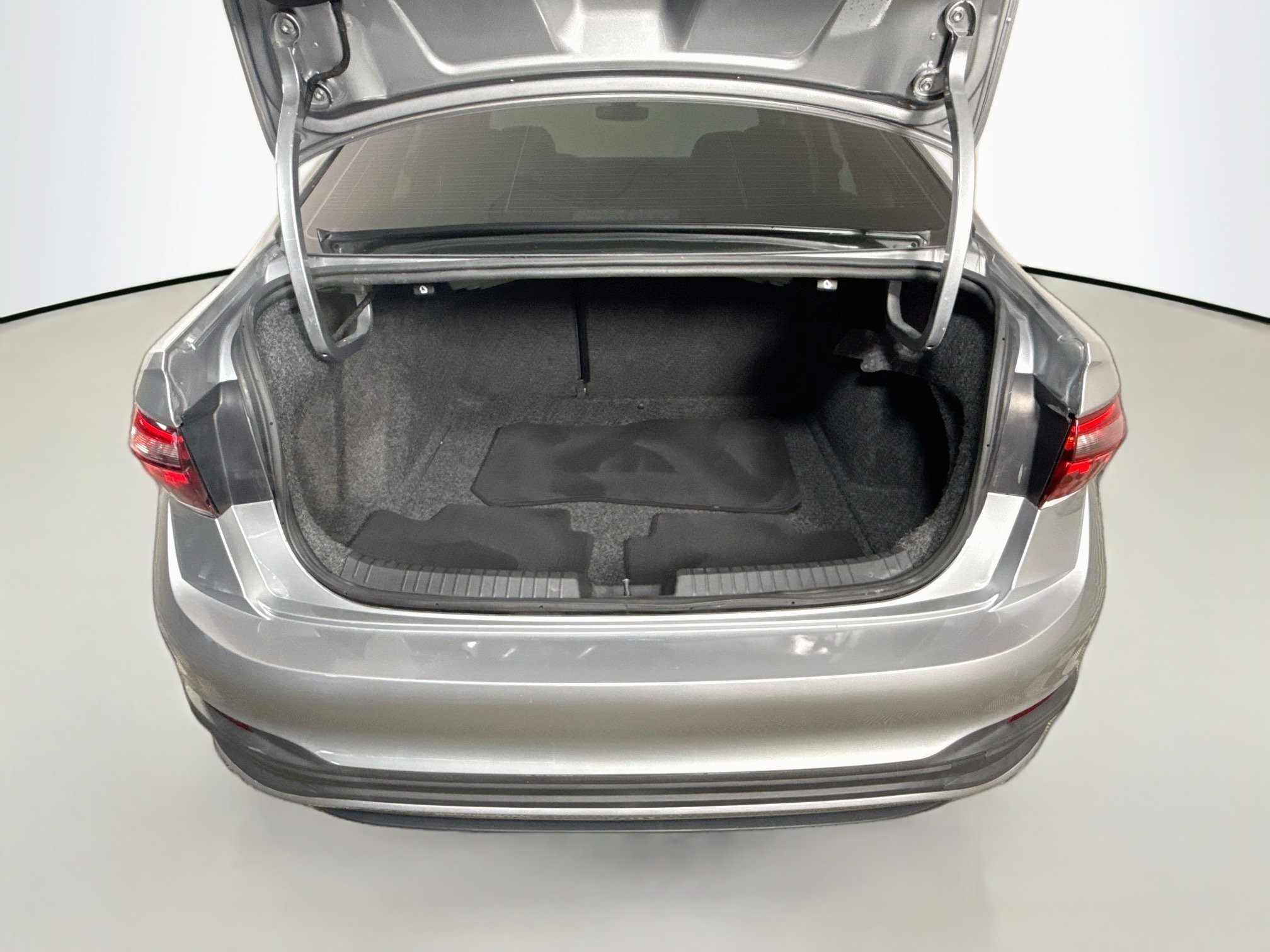 Used 2024 Volkswagen Jetta SE FWD image 35