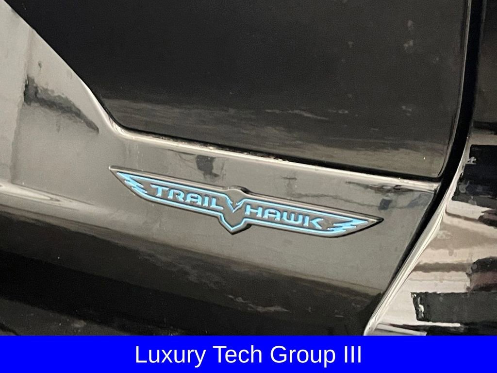 Used 2022 Jeep Grand Cherokee Trailhawk w/ Luxury Tech Group III image 18