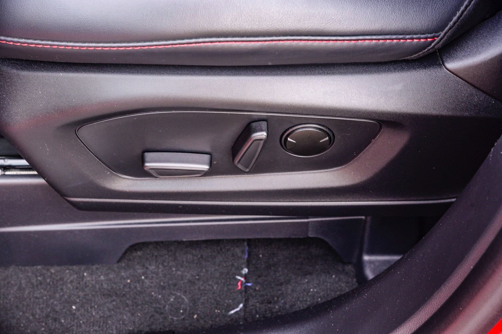 Used 2025 Ford Explorer ST-Line w/ Premium Package image 20