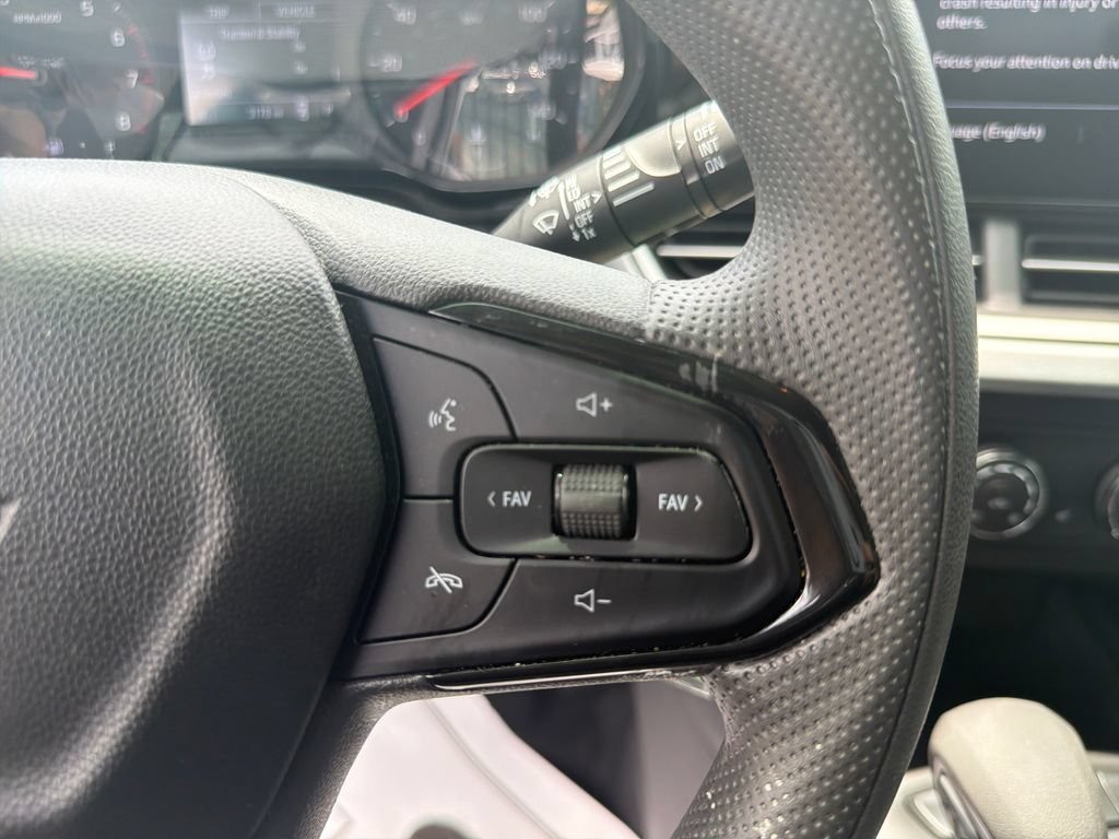 Used 2026 Chevrolet Trax LS w/ LS Convenience Package FWD image 32